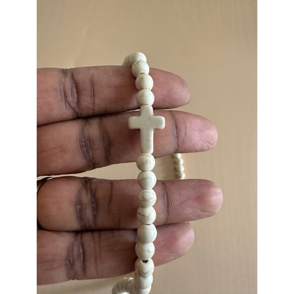 White Howlite Beaded Necklace With Cross Accent & Lobster Clasp Closure - Picture 6 of 7